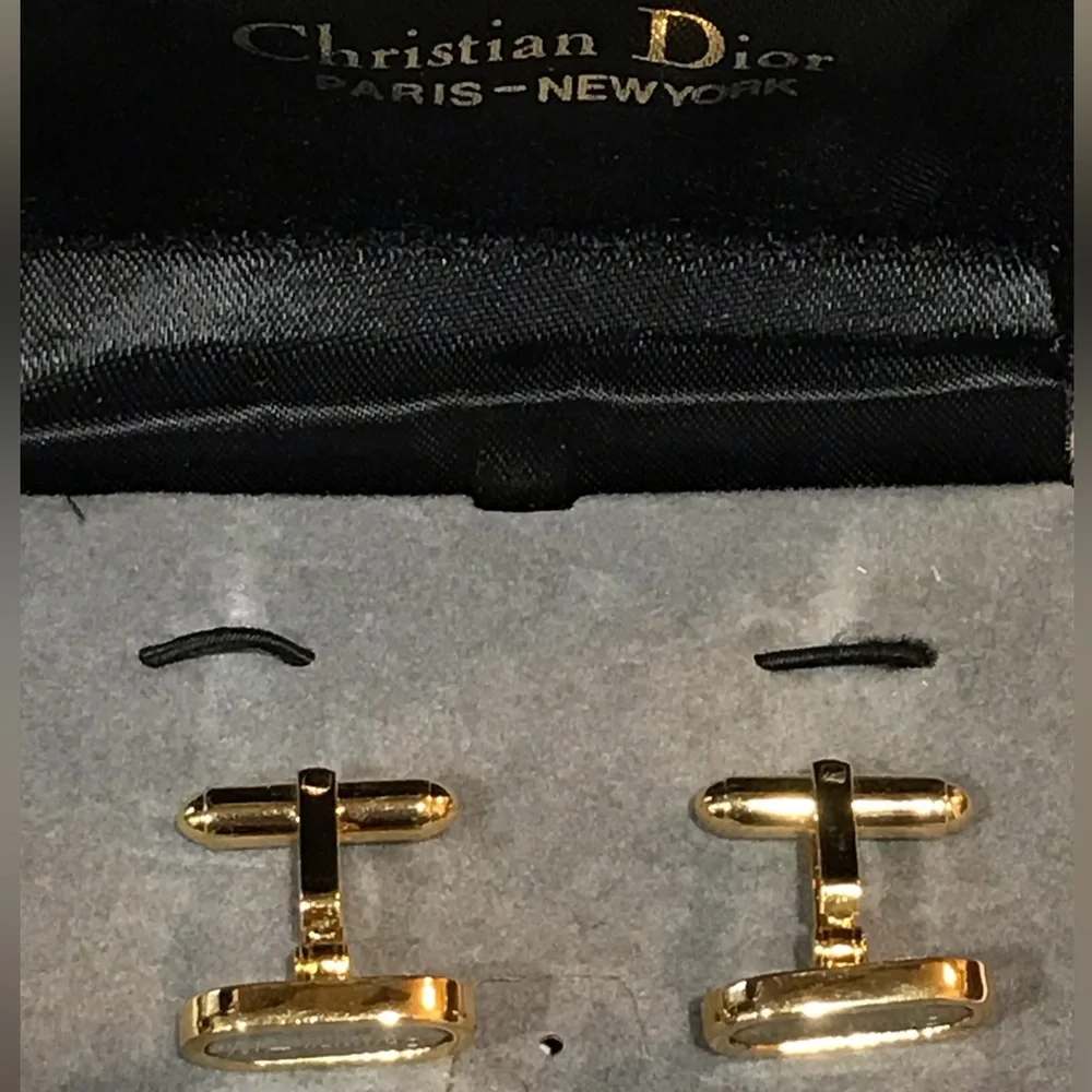 DIOR CD Logo Cuff Links in box 😍🔥